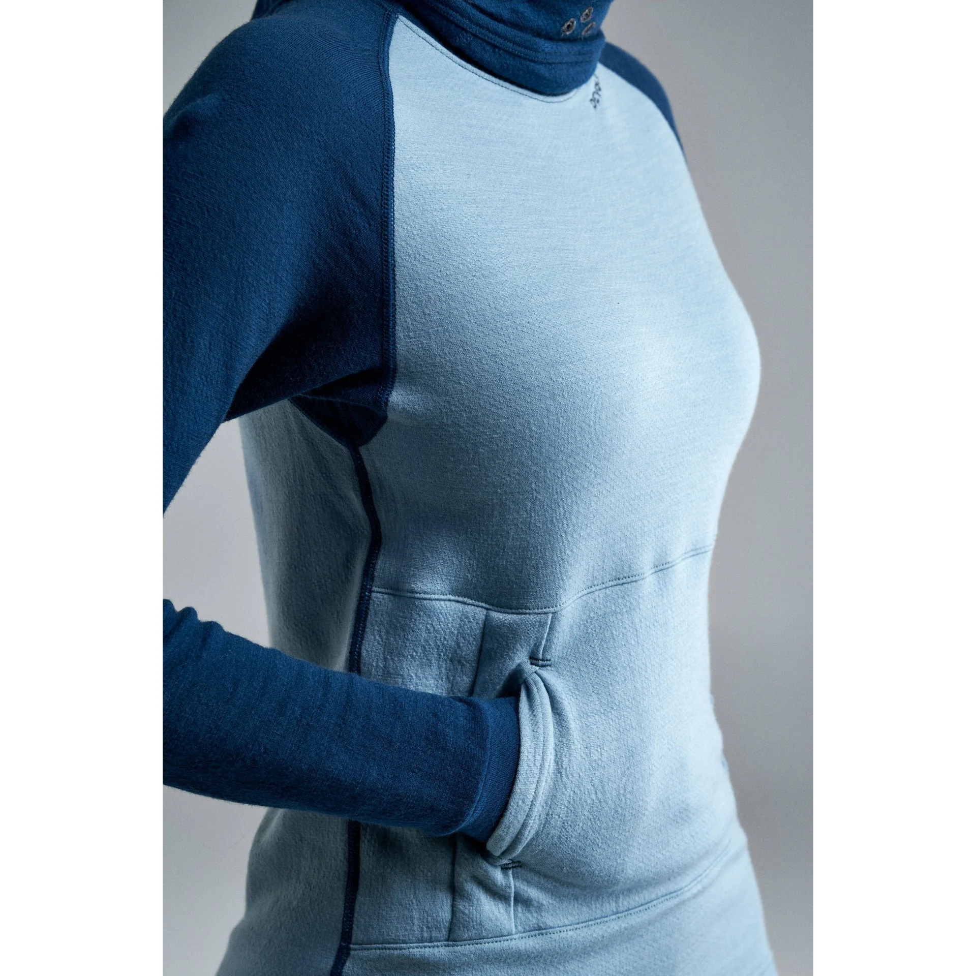 Women's Expedition Merino 235 Hoodie - Image 11